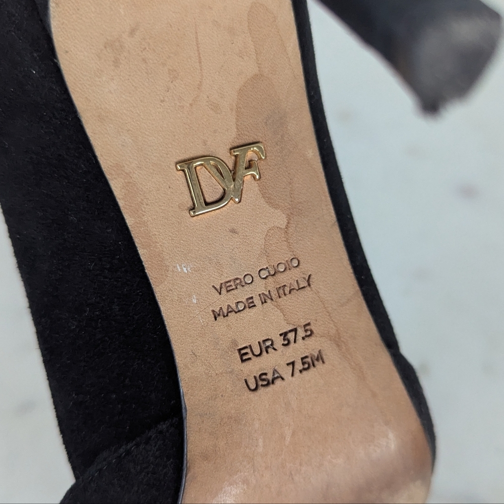 Diane Von Furstenberg Classic Black Suede Pointed Toe Heel - Picture 5 of 9
